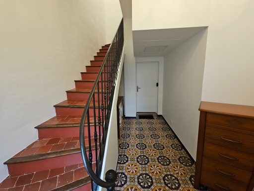 Magnifique cage d'escalier entièrement rénovée